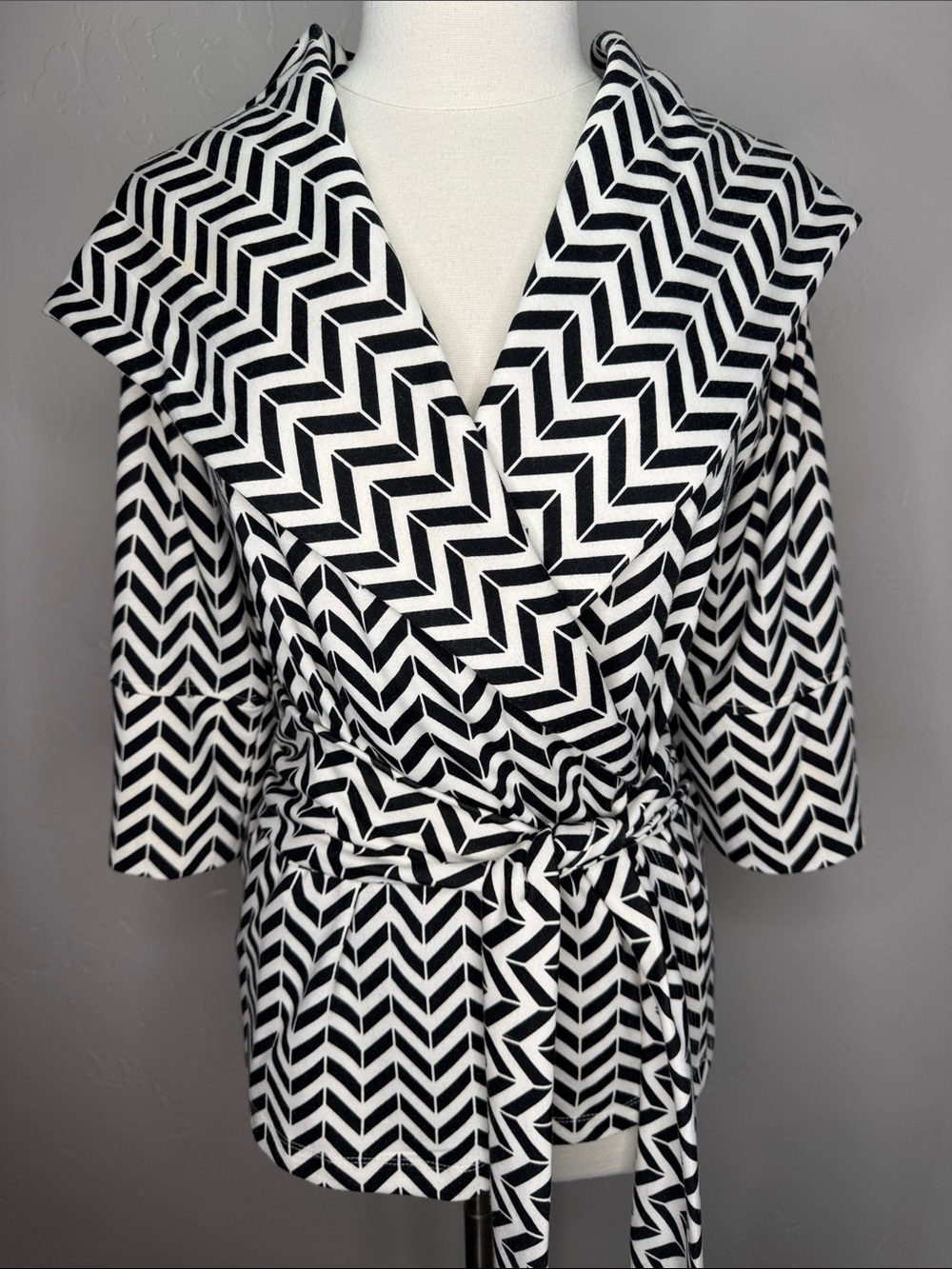 ad:hoc Black & White Chevron Wrap Cardigan Top M or L